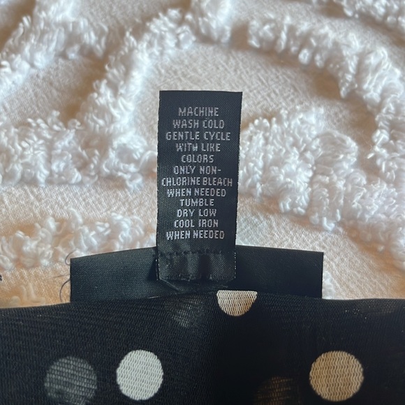 Polka dot blouse - Picture 7 of 9